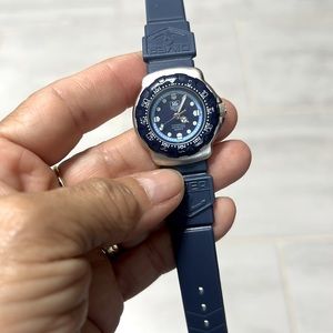 Tag Hauer Professional 200M Ref. Back blue dial Swiss Woman use